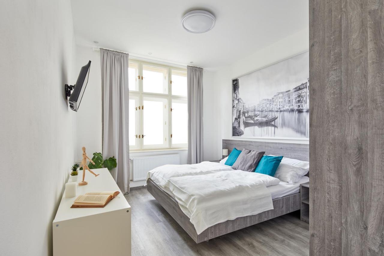 Minimalist Apartment On Wenceslas Square By Prague Days Exterior photo